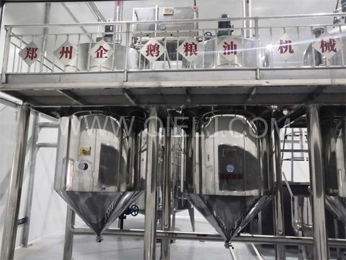 生產(chǎn)濃香花生油的榨油設備(圖2) 生產(chǎn)濃香花生油的榨油設備(圖2)